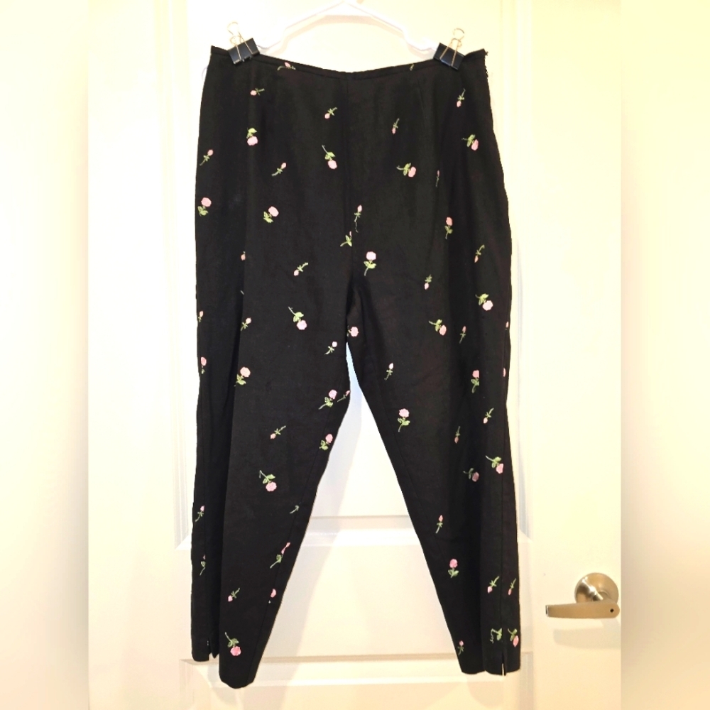 Linen cropped pants with embroidered roses, womens black pants